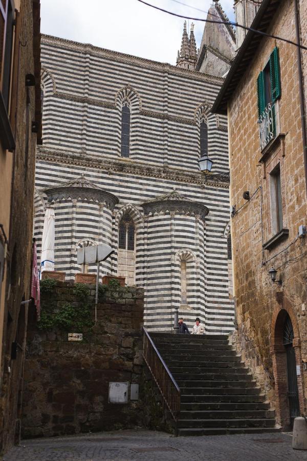 Ad Un Passo Dal Duomo Apartman Orvieto Kültér fotó